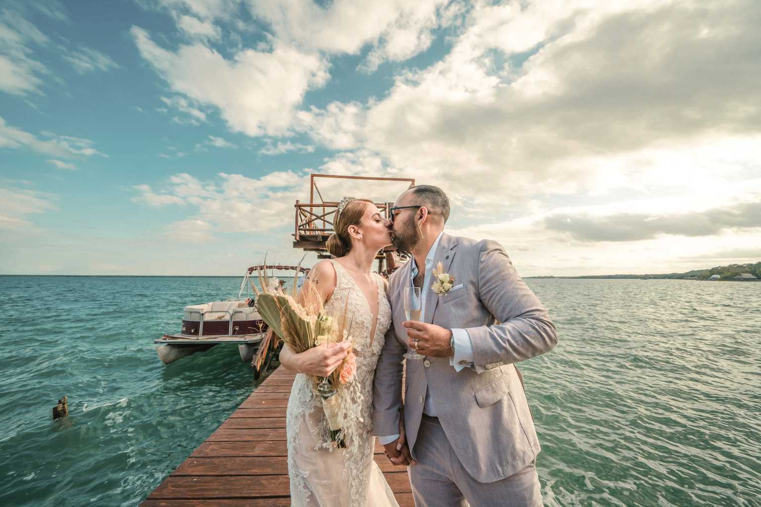 INTIMATE WEDDINGS IN BACALAR INTIMATE WEDDINGS IN BACALAR